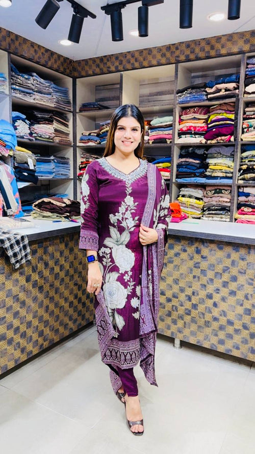 Mahira- Crepe Straight Suit