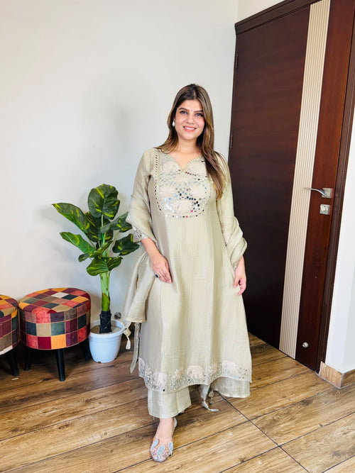 Saloni- Crush Tissue Mirrorwork Suit