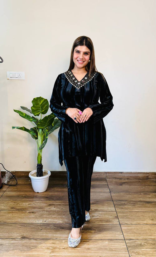 Yasmin- Shadow velvet coordset