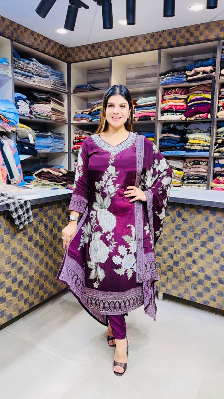 Mahira- Crepe Straight Suit