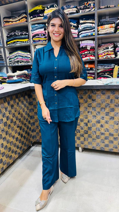 Tealora