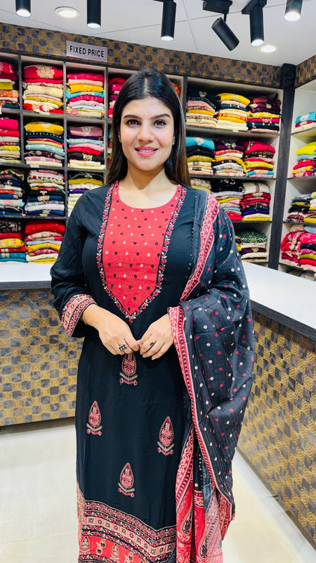 Noorza 🖤✨