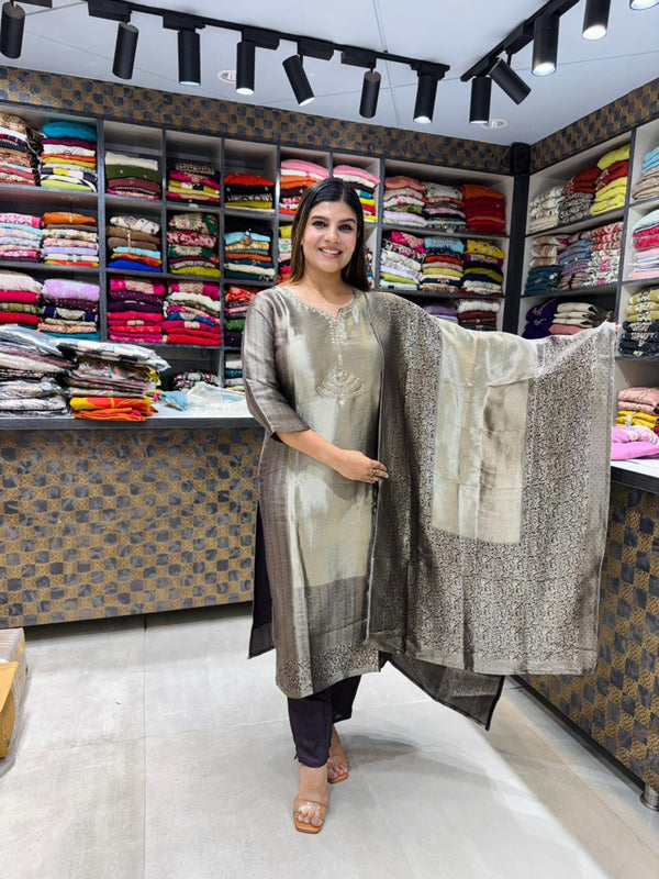 Giraffe Calcutta Handwork Suit