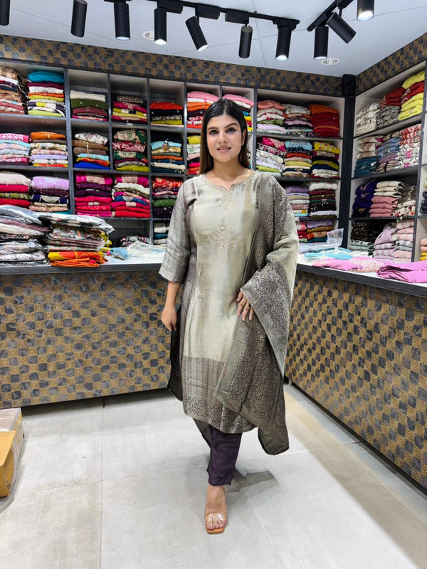 Giraffe Calcutta Handwork Suit