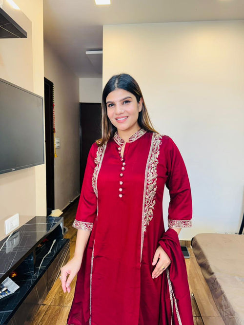 Silk Handwork Collar Suit