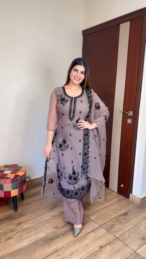 Mahira- Organza Embroidery Suit