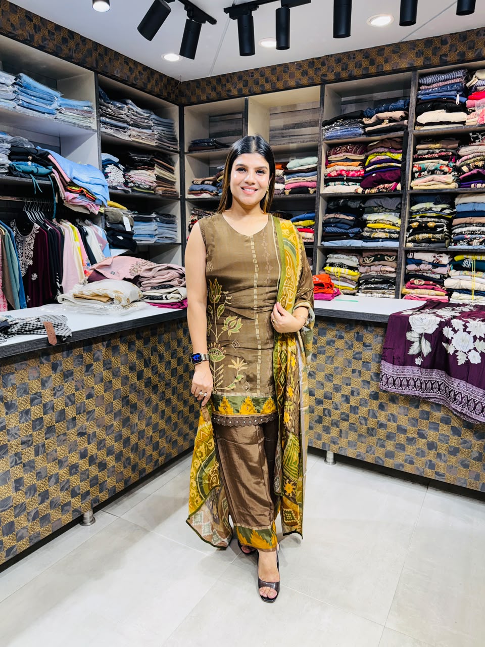 Arohi- crepe Floral Suit