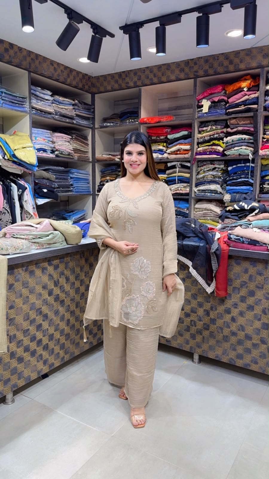 Isha- Salsa Handword Suit