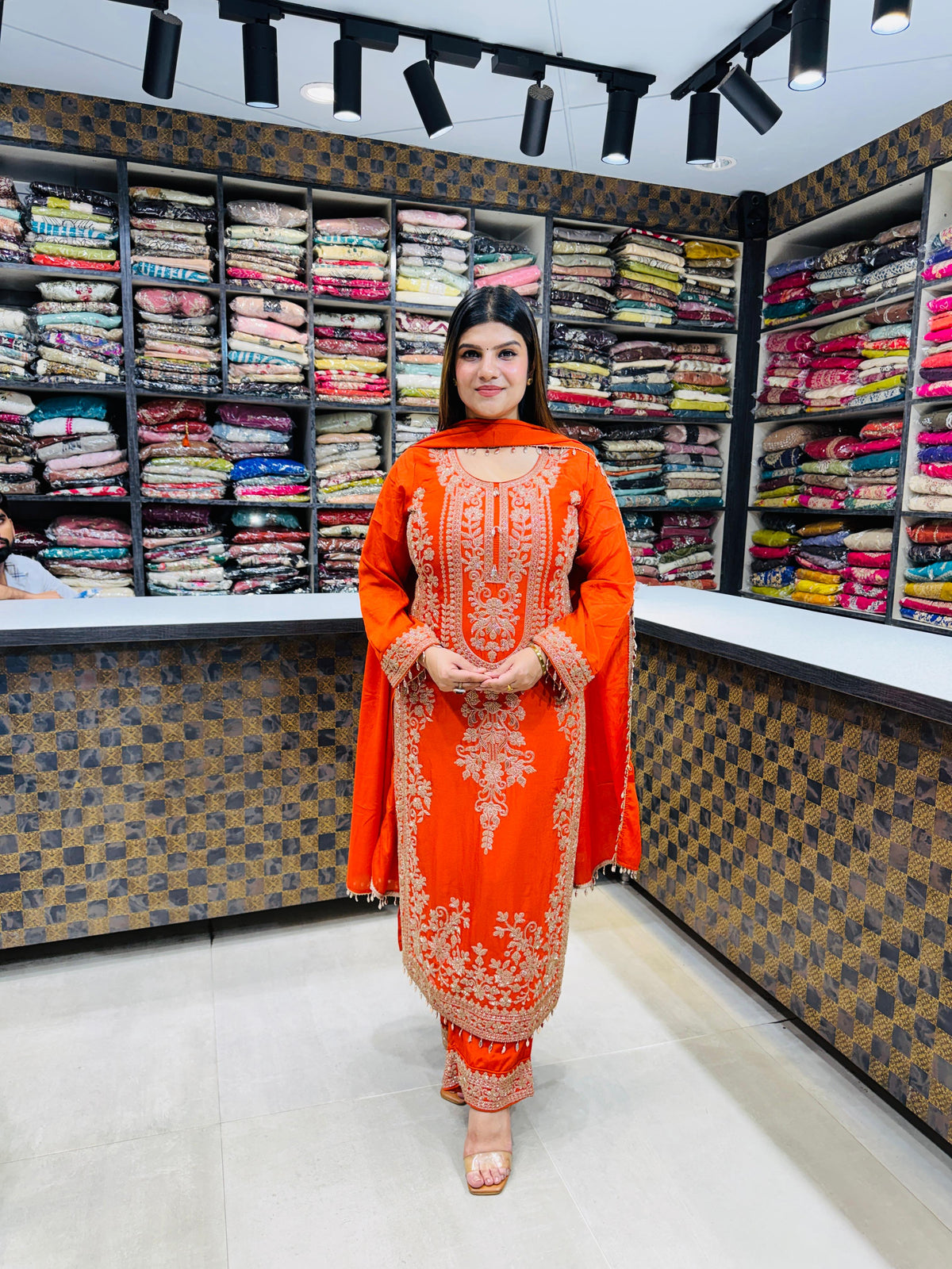 Idaya- Chinon Handwork Pakistani Suit