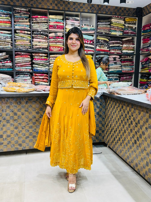 Heer- Chinon Beautiful Handwork Suit