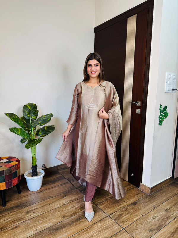 Roohi- Giraffe Handwork Suit