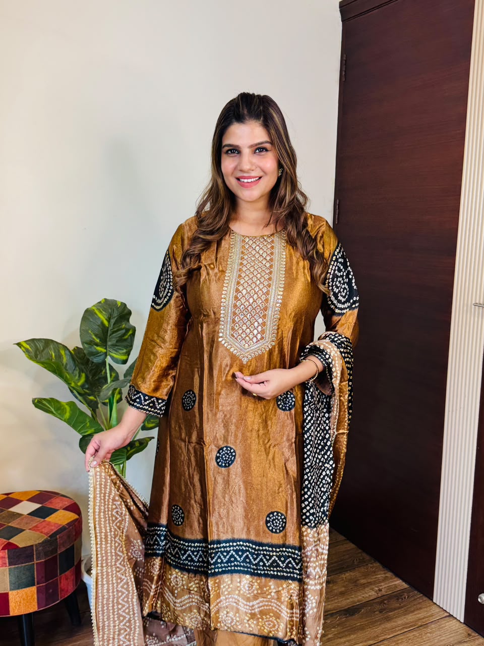 Gouri- Crepe C-cut Suit