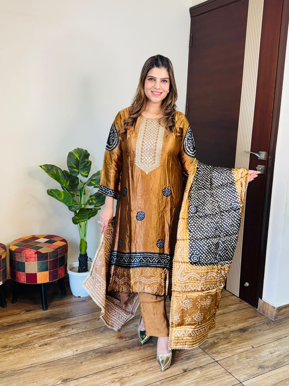 Gouri- Crepe C-cut Suit