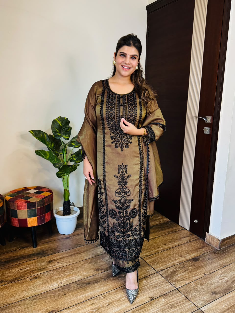 Sukhi- Glass Organza Embroidery Suit