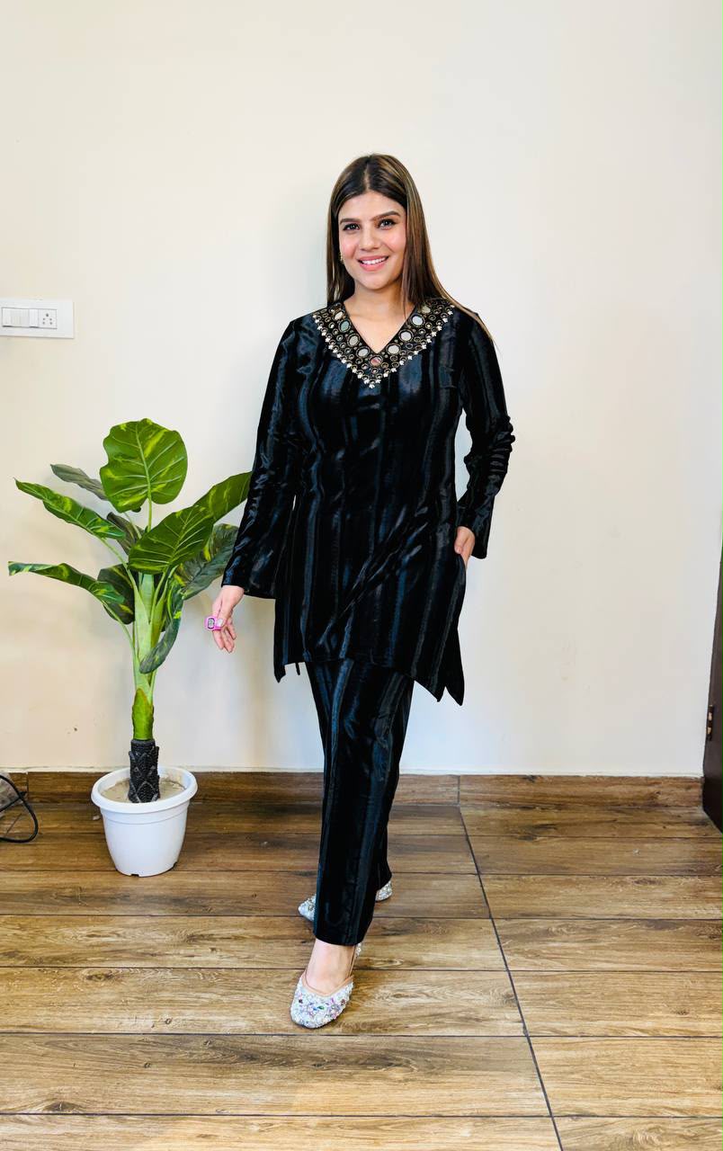 Yasmin- Shadow velvet coordset