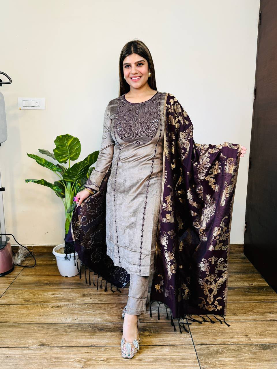 Asma- Cotrize velvet suit