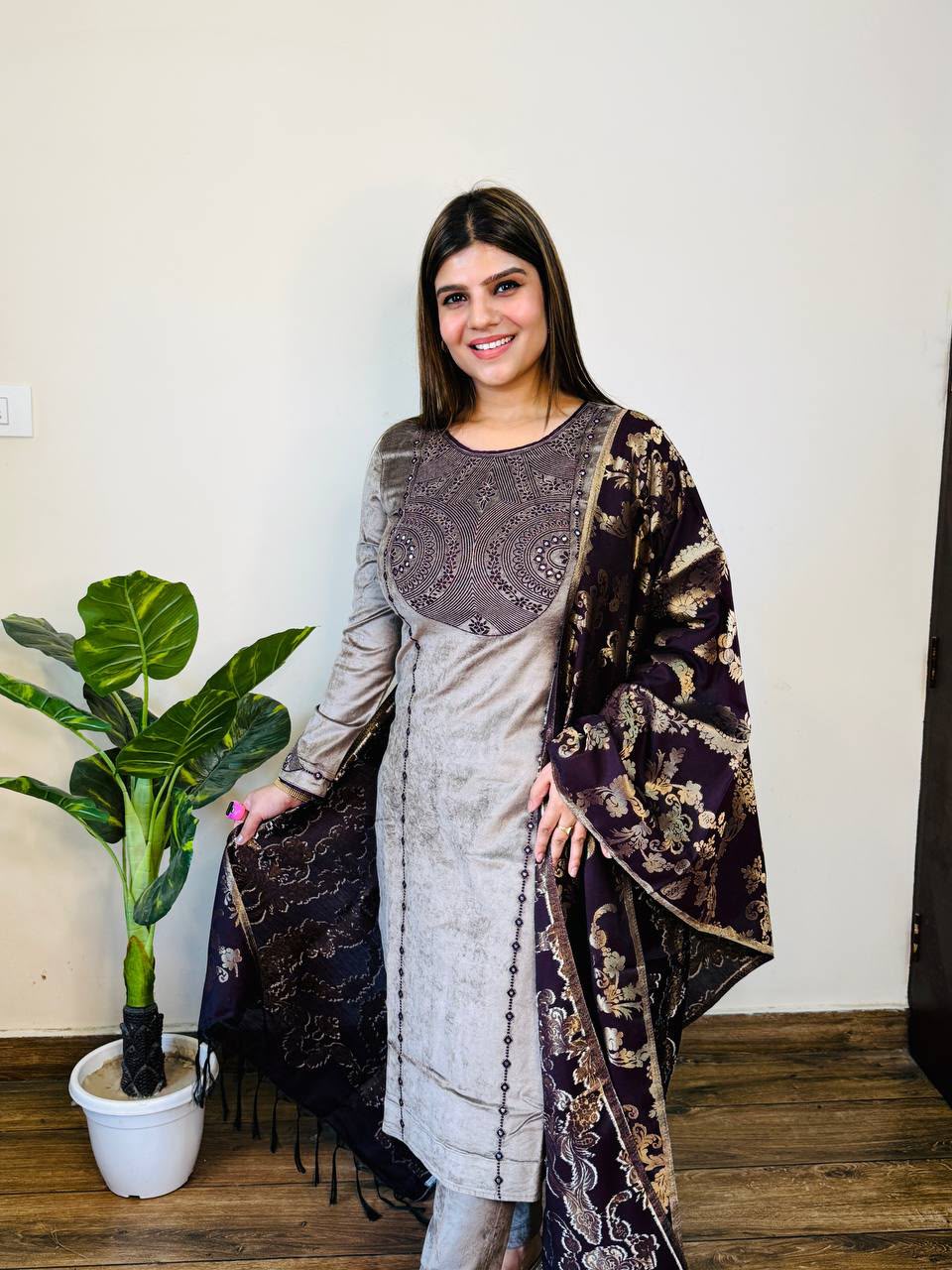 Asma- Cotrize velvet suit