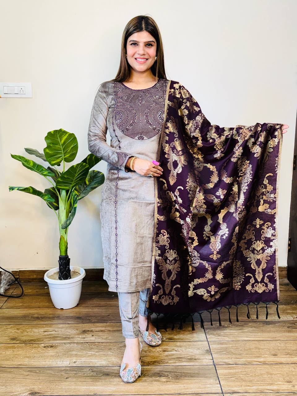 Asma- Cotrize velvet suit