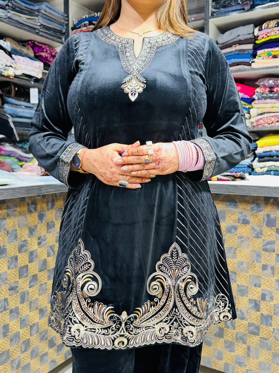 Raeesa- Velvet Antique Embroidery 2pc set