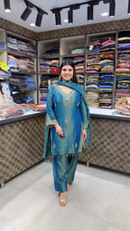 Mayra- Crush Tissue Farshi Suit