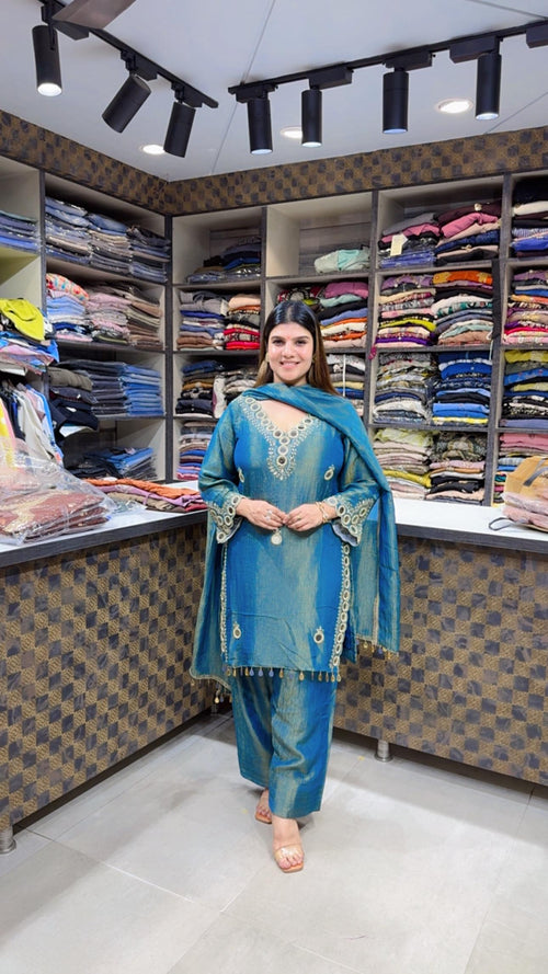 Mayra- Crush Tissue Farshi Suit