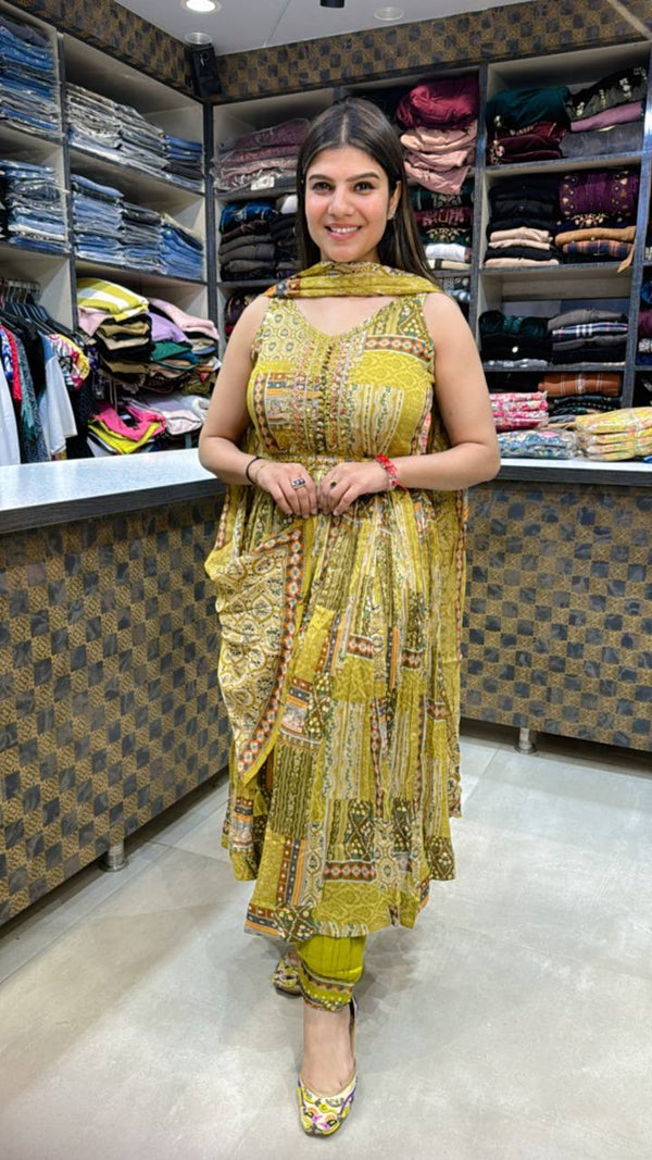 Chinon suit with afgani bottom