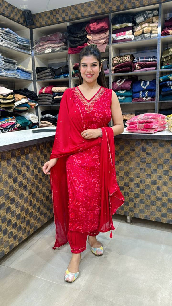 Graceful Chinon Suit with Handwork 💖