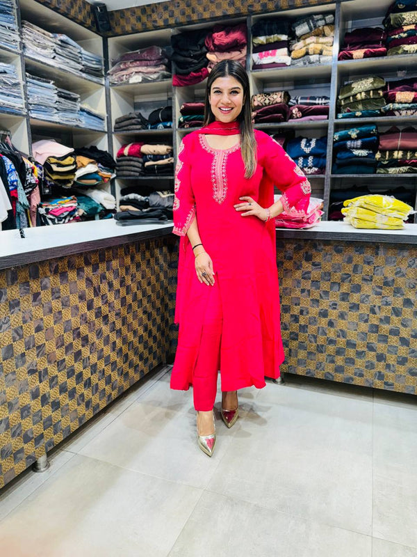 Royal Handwork Georgette Anarkali 👑